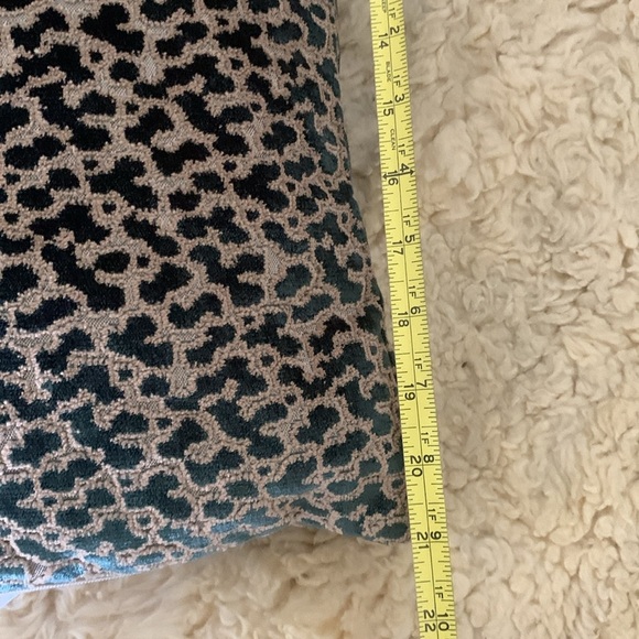 Set of 2 Leopard Print Throw Pillows velour‎ printed textured velvet down insert - Picture 10 of 13